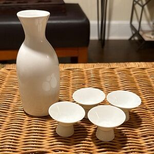 Elegant White Sake Set